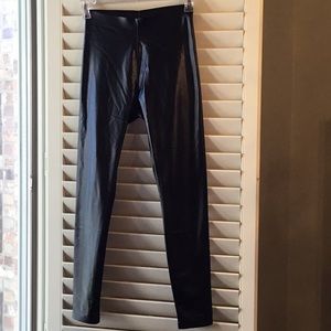 HUE | NWT Faux Leather Leggings Small